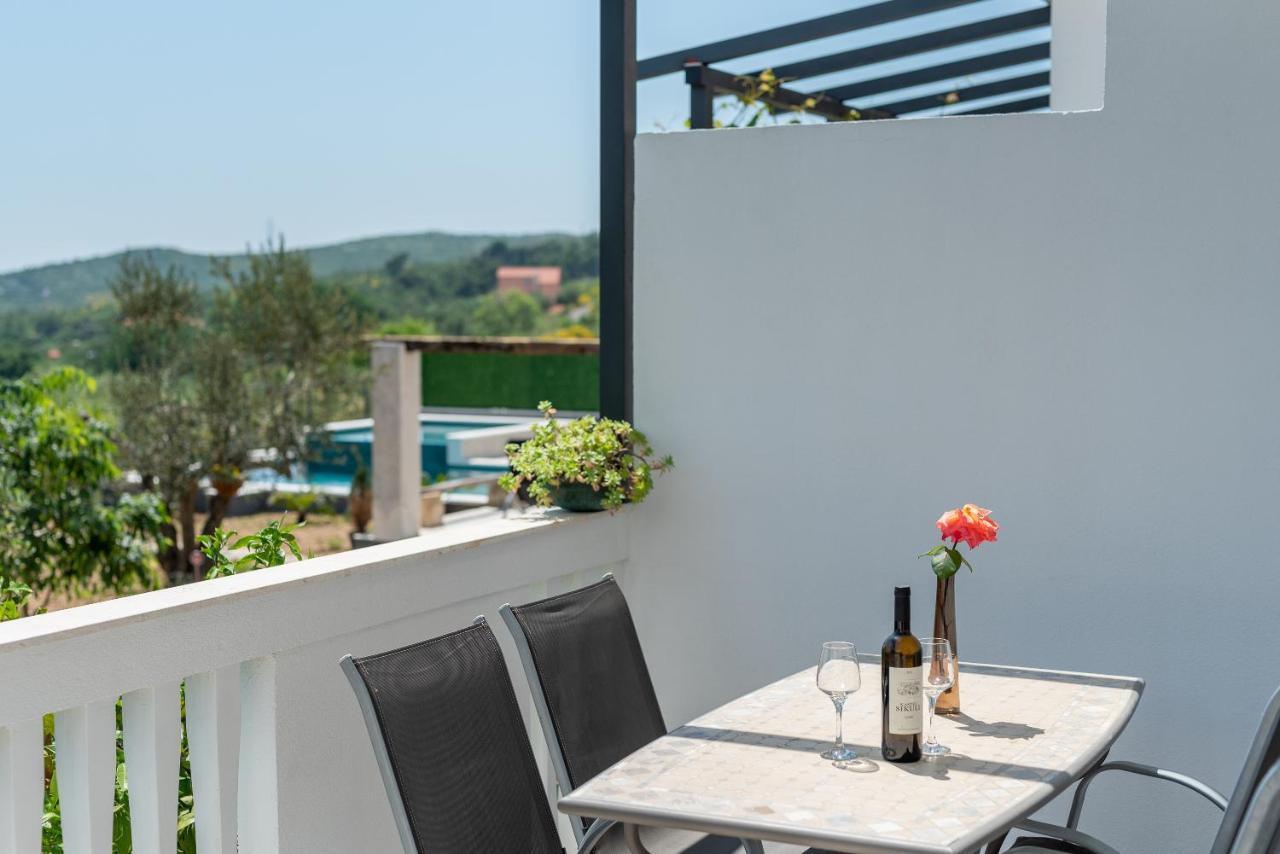 Apartments Dobrila Kaštel Novi 외부 사진