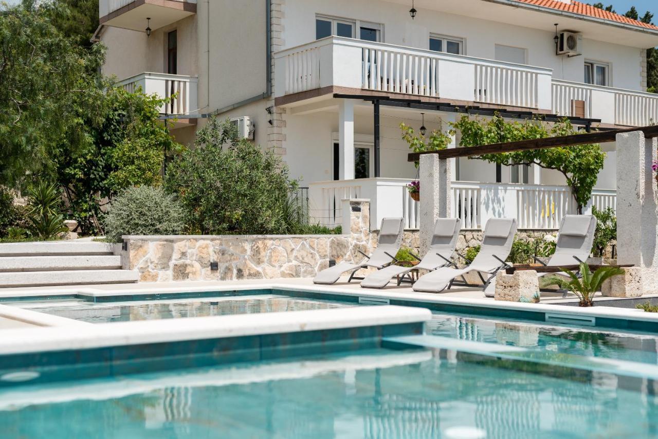 Apartments Dobrila Kaštel Novi 외부 사진
